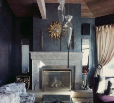 Фото интерьера каминной дома в стиле фьюжн