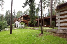 Фото фасада загородного дома в эко стиле