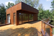 Фото террасы деревянного загородного дома в эко стиле