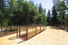 Фото террасы деревянного загородного дома в эко стиле