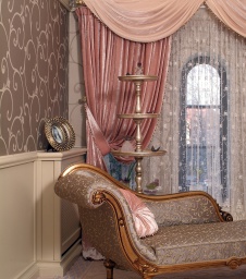 Фото интерьера спальни загородного дома в стиле китч