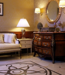 Фото интерьера входной зоны квартиры в стиле неоклассика