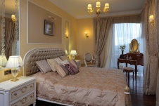 Фото интерьера спальни квартиры в стиле неоклассика