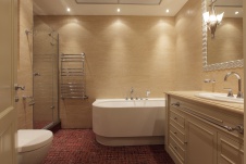 Фото интерьера санузла небольшой квартиры в неоклассическом стиле 