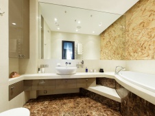 Фото интерьера санузла небольшой квартиры в современном стиле