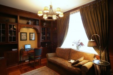 Фото интерьера кабинета загородного дома в классическом стиле