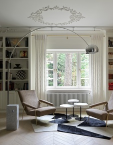 Фото интерьера гостиной дома в стиле фьюжн