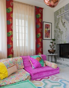 Фото интерьера гостиной дома в стиле фьюжн