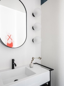 Фото интерьера гостевого санузла квартиры в стиле фьюжн 