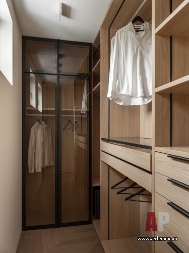 Фото интерьера гардеробной квартиры в современном стиле