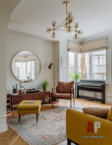 Фото интерьера гостиной квартиры в стиле неоклассика