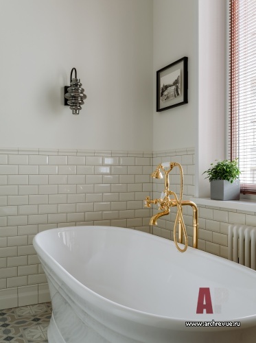 Фото интерьера ванной квартиры в стиле неоклассика