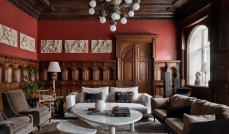 Историческая квартира с современным искусством 