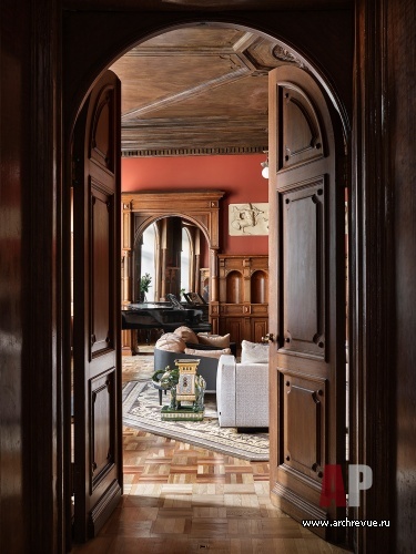 Фото интерьера гостиной квартиры в классическом стиле