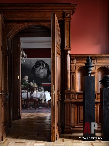 Фото интерьера столовой квартиры в классическом стиле