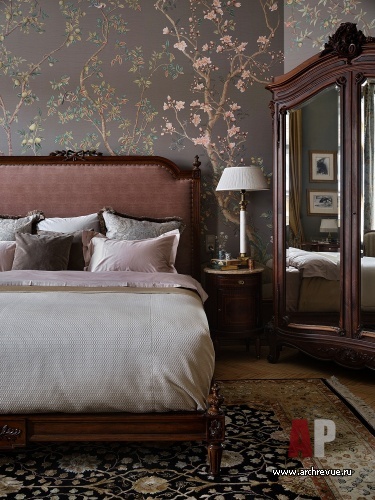 Фото интерьера спальни квартиры в классическом стиле