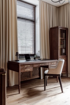 Фото интерьера кабинета дома в современном стиле 