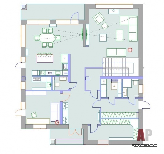 Планировка первого этажа небольшого двухэтажного дома.