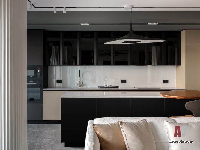 Фото интерьера кухни квартиры в современном стиле