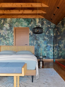 Фото интерьера спальни дома в современном стиле 