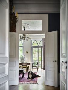 Фото интерьера гостиной квартиры в стиле фьюжн