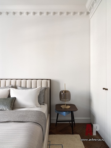 Фото интерьера гостевой квартиры в стиле неоклассика