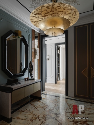 Фото интерьера входной зоны квартиры в стиле ар-деко 
