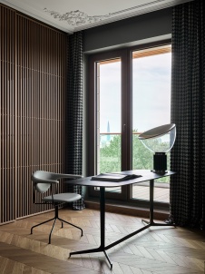 Фото интерьера кабинета пентхауса в современном стиле