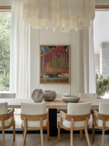 Фото интерьера столовой дома в стиле фьюжн 