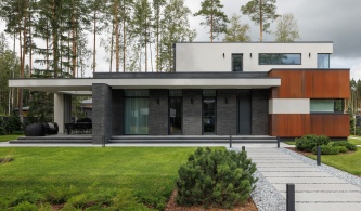 Лаконичный двухэтажный дом в Репино