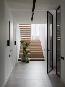 Фото лестницы дома в стиле минимализм 