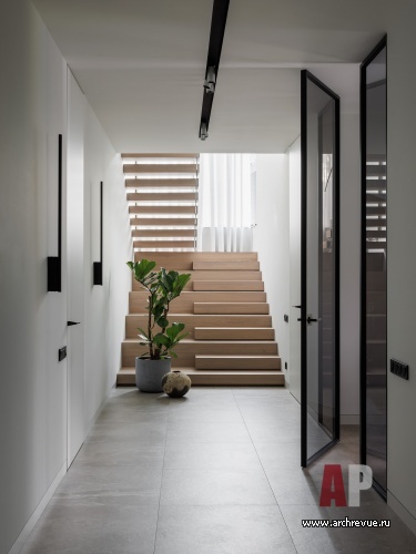 Фото лестницы дома в стиле минимализм 