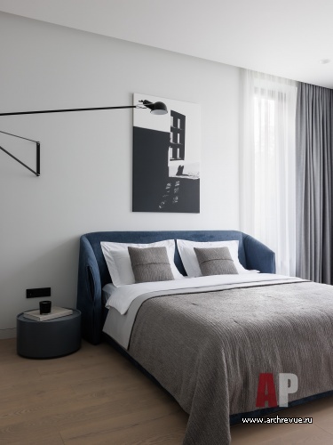Фото интерьера спальни дома в стиле минимализм 
