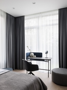 Фото интерьера спальни дома в стиле минимализм 