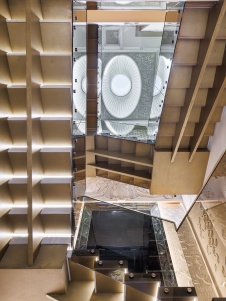 Фото лестницы пентхауса в стиле фьюжн 