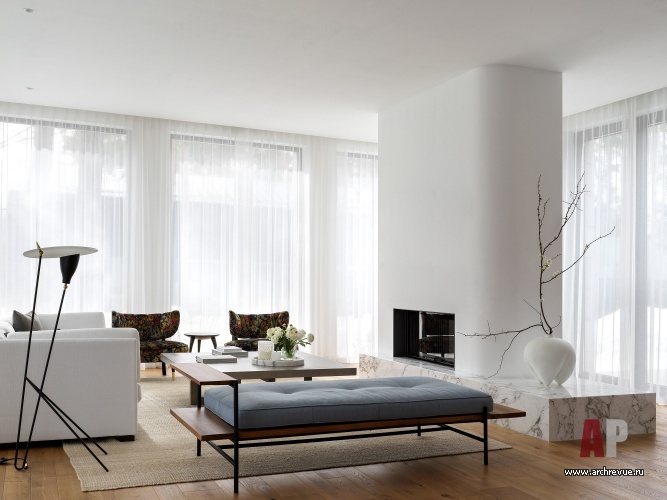 Фото интерьера гостиной дома в стиле фьюжн