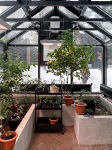 Фото фасада дома в стиле фьюжн