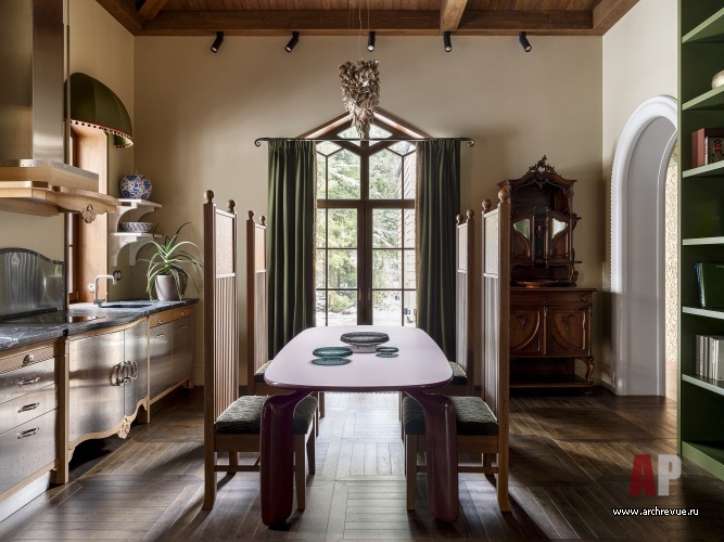 Фото интерьера столовой дома в стиле фьюжн 