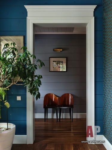 Фото интерьера коридора дома в стиле неоклассика