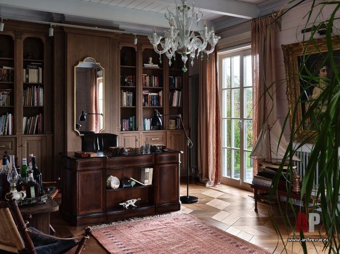Фото интерьера кабинета дома в стиле неоклассика