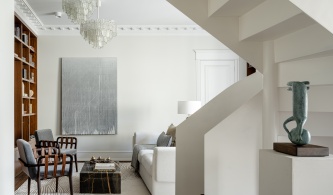 Двухэтажная квартира с мансардой на Арбате