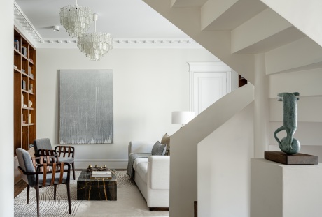 Двухэтажная квартира с мансардой на Арбате