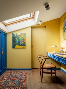 Фото интерьера мансарды квартиры в стиле фьюжн