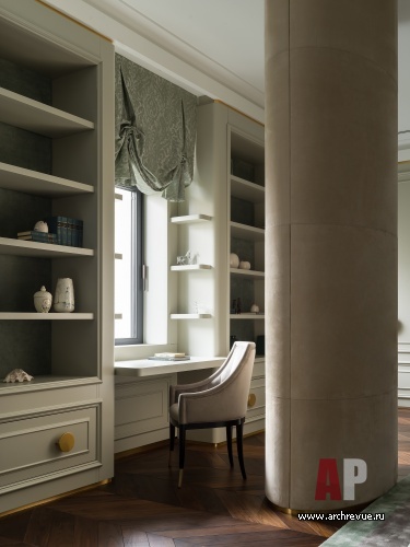 Фото интерьера спальни дома в стиле неоклассика