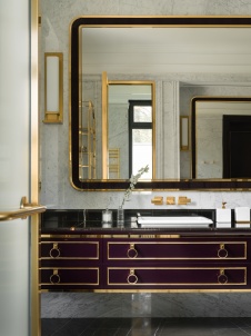 Фото интерьера санузла дома в стиле неоклассика