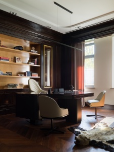 Фото интерьера кабинета дома в стиле неоклассика