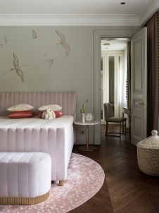 Фото интерьера детской дома в стиле неоклассика