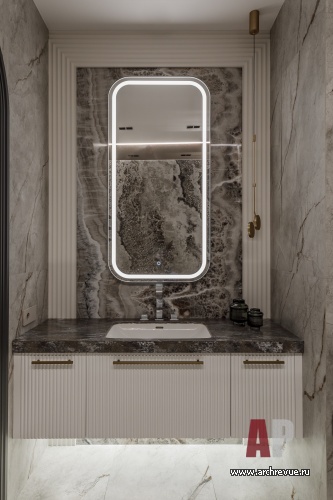 Фото интерьера санузла квартиры в стиле неоклассика