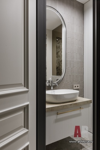 Фото интерьера гостевого санузла квартиры в стиле неоклассика