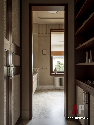 Фото интерьера гардеробной дома в стиле ар-деко